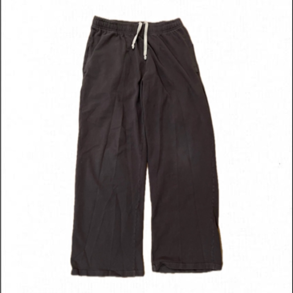 Brandy Melville / John Galt Anastasia
sweatpants
Dark ash
originally priced $35